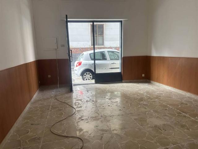 Locale Commerciale in affitto a Milicia, Misterbianco