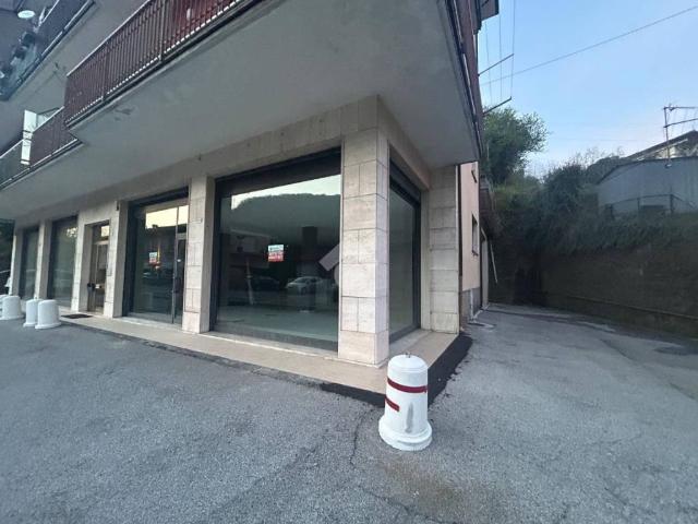 Locale Commerciale in affitto a Moconesi, Gattorna