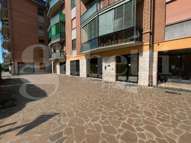 Locale Commerciale in vendita a Buon Pastore-Sant'Agnese-San Damaso, Modena
