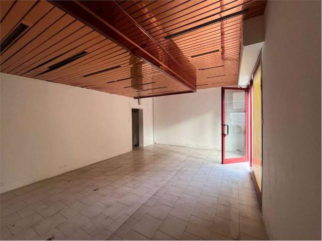Locale Commerciale in affitto a San Faustino-Madonnina-Quattroville, Modena