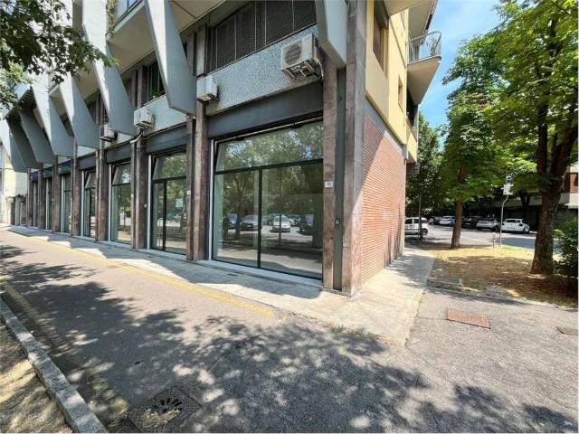 Locale Commerciale in affitto a Centro Storico, Modena