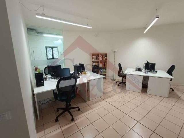 Locale Commerciale in affitto a Modena, Reggio Emilia