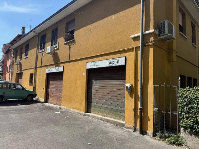 Locale Commerciale in affitto a Crocetta-San Lazzaro-Modena Est, Modena