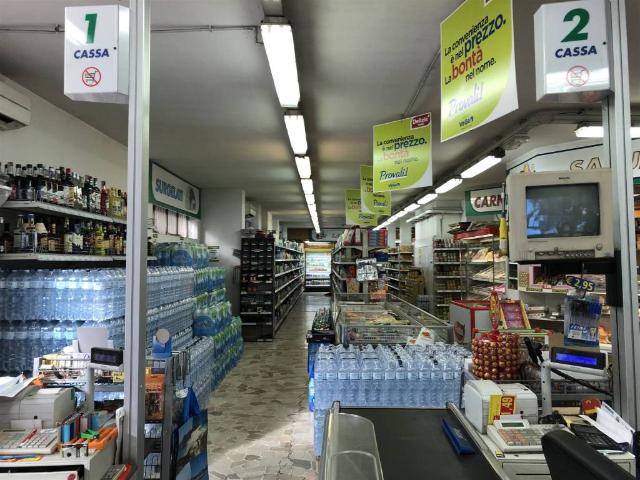 Locale Commerciale in affitto a Modena, Reggio Emilia