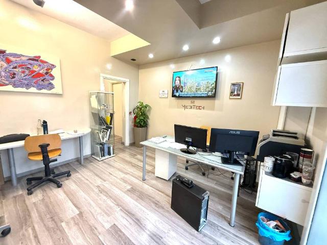 Locale Commerciale in affitto a Buon Pastore-Sant'Agnese-San Damaso, Modena