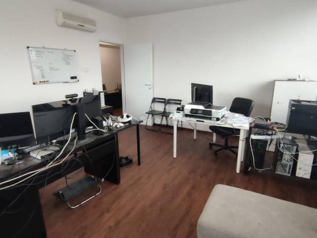 Locale Commerciale in affitto a San Faustino, Modena