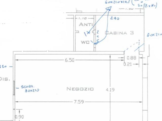 Locale Commerciale in affitto a Modena, Reggio Emilia