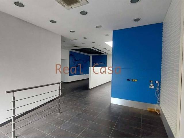 Locale Commerciale in affitto a Modena, Reggio Emilia