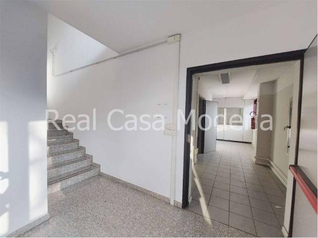 Locale Commerciale in affitto a Modena, Reggio Emilia