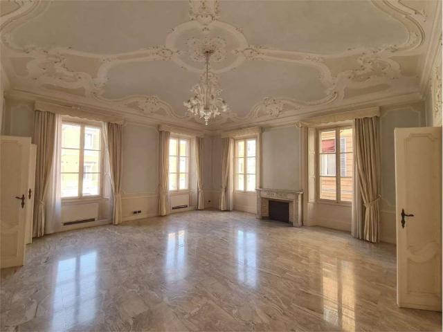 Locale Commerciale in affitto a Modena, Reggio Emilia