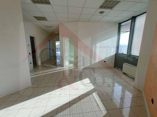 Locale Commerciale in affitto a Crocetta-San Lazzaro-Modena Est, Modena