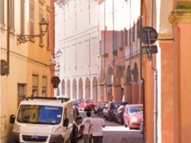 Locale Commerciale in affitto a Centro Storico, Modena