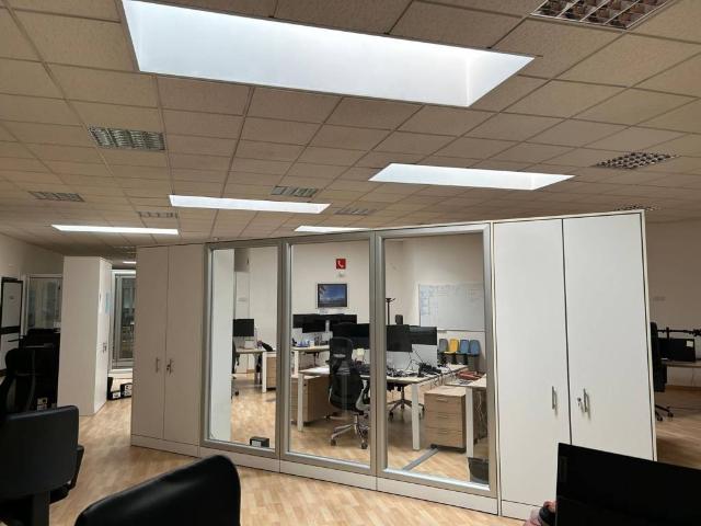 Locale Commerciale in affitto a Modena, Reggio Emilia