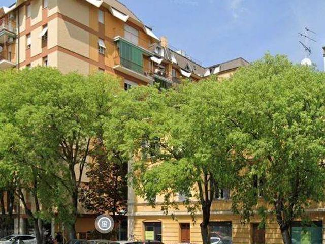 Locale Commerciale in affitto a Centro Storico, Modena