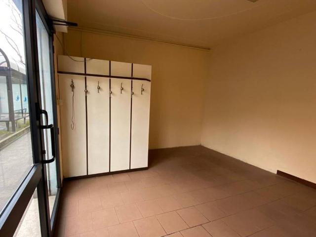 Locale Commerciale in affitto a Buon Pastore-Sant'Agnese-San Damaso, Modena
