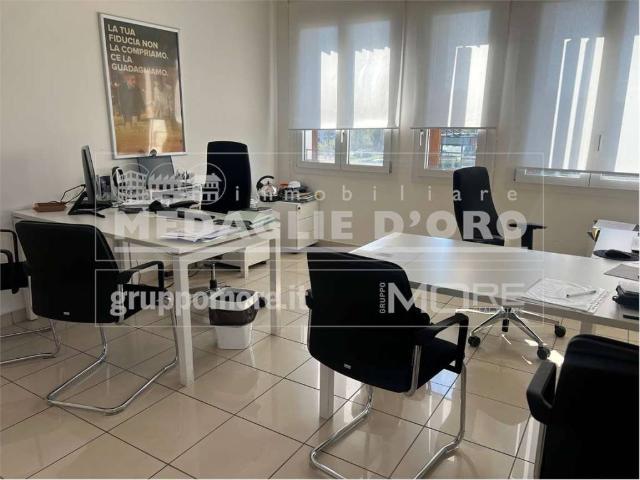 Locale Commerciale in affitto a Buon Pastore-Sant'Agnese-San Damaso, Modena