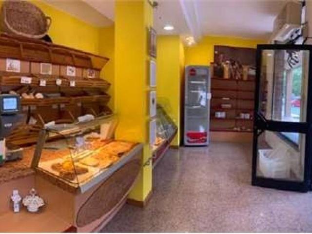 Locale Commerciale in affitto a Modena, Reggio Emilia