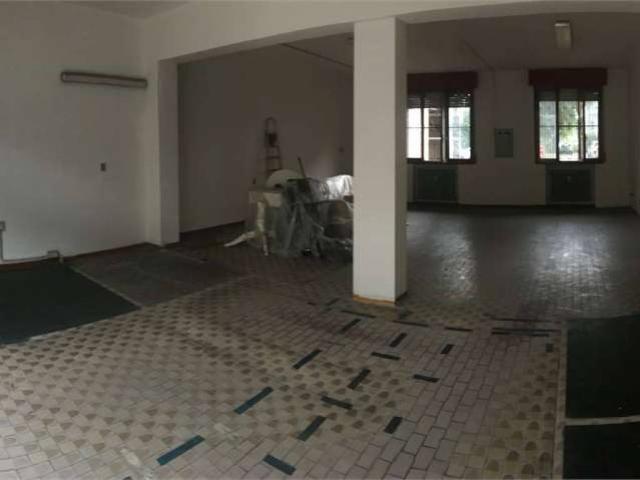 Locale Commerciale in affitto a Crocetta-San Lazzaro-Modena Est, Modena