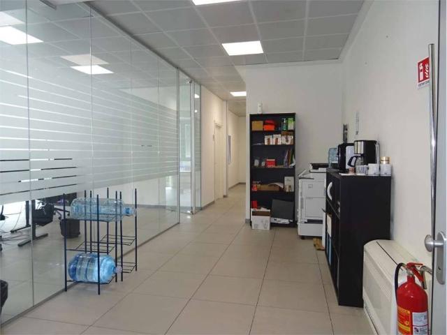 Locale Commerciale in affitto a Centro Storico, Modena