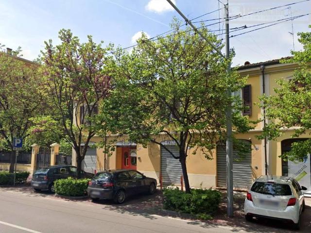 Locale Commerciale in affitto a Buon Pastore, Modena