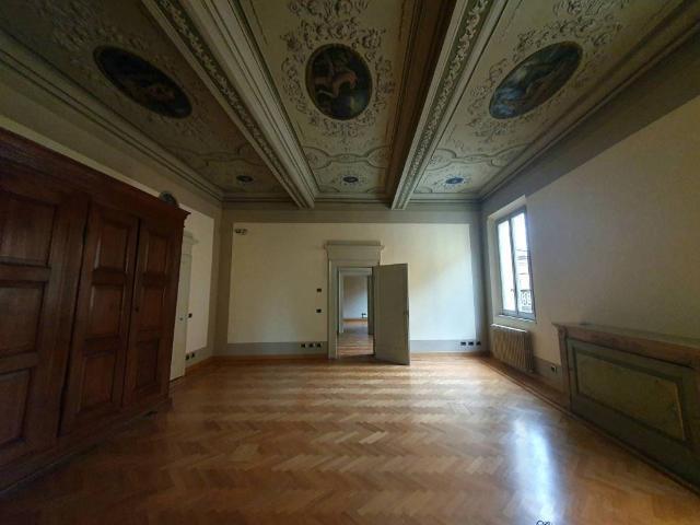 Locale Commerciale in affitto a Centro Storico, Modena