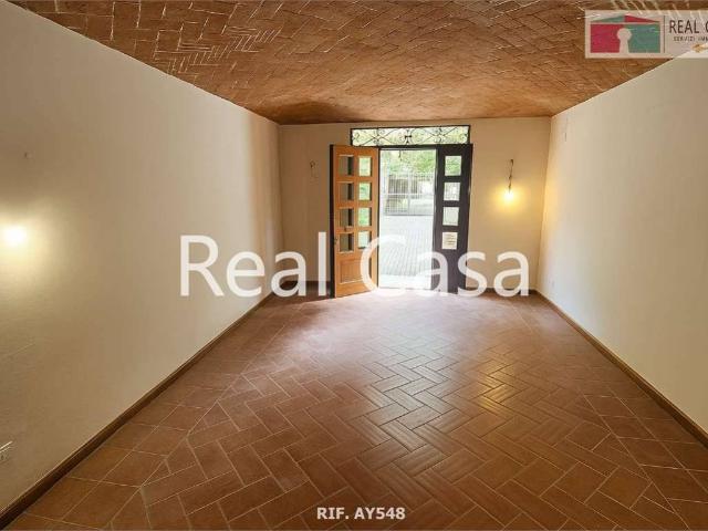 Locale Commerciale in affitto a Modena, Reggio Emilia