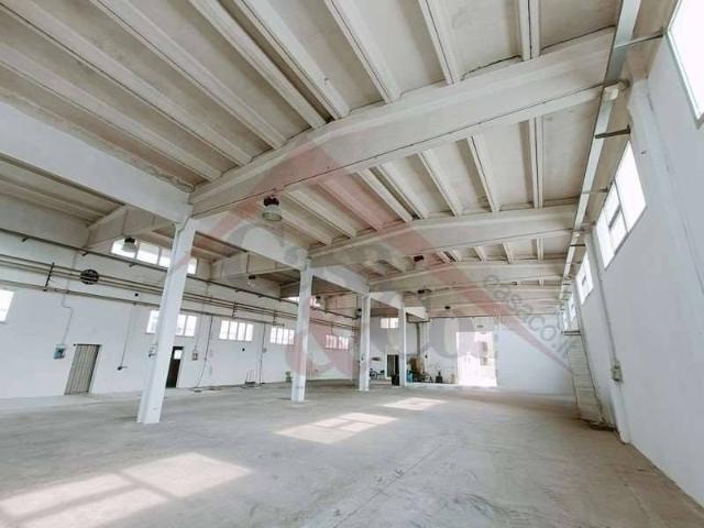 Locale Commerciale in affitto a Crocetta-San Lazzaro-Modena Est, Modena