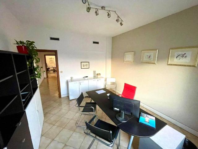 Locale Commerciale in affitto a Musicisti, Modena