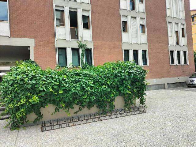 Locale Commerciale in affitto a Centro Storico, Modena