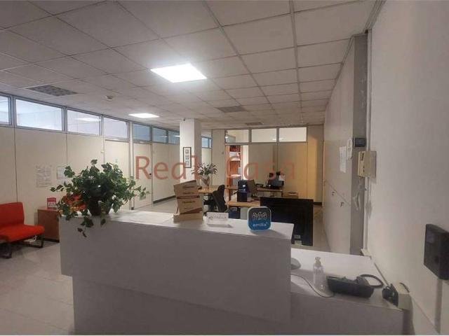 Locale Commerciale in affitto a Modena, Reggio Emilia