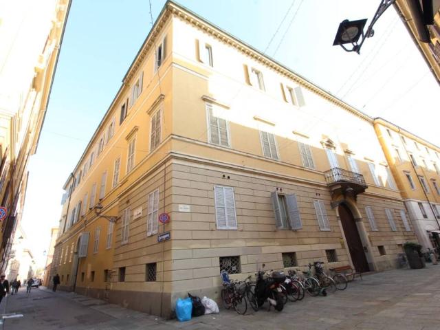 Locale Commerciale in affitto a Centro Storico, Modena
