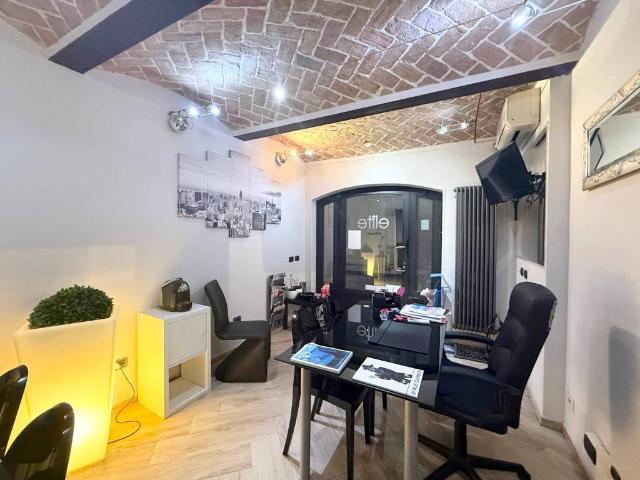 Locale Commerciale in affitto a Modena, Reggio Emilia