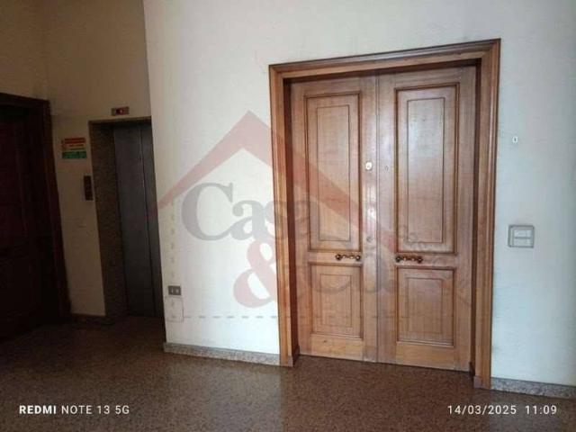 Locale Commerciale in affitto a Modena, Reggio Emilia