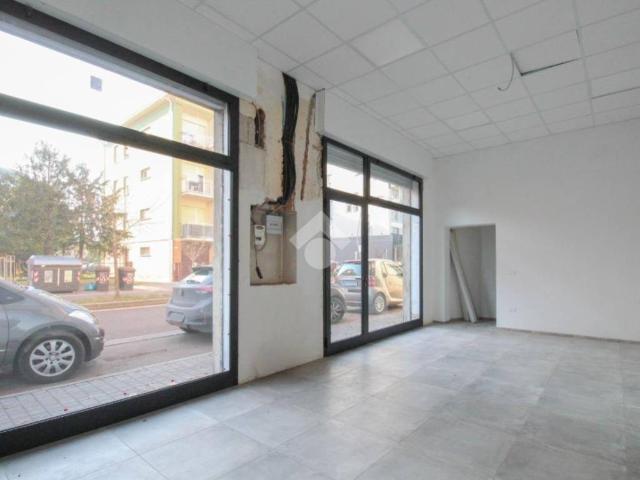 Locale Commerciale in affitto a Sant'Agnese, Modena