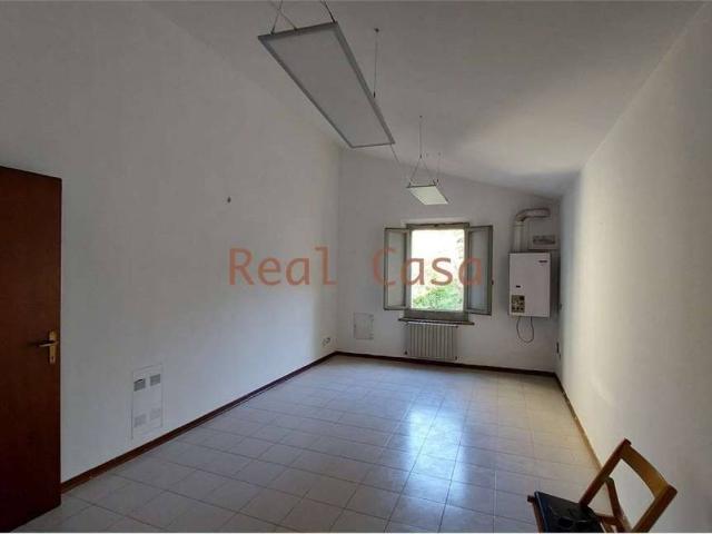 Locale Commerciale in affitto a Modena, Reggio Emilia