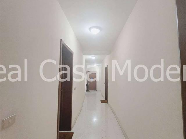 Locale Commerciale in affitto a Modena, Reggio Emilia