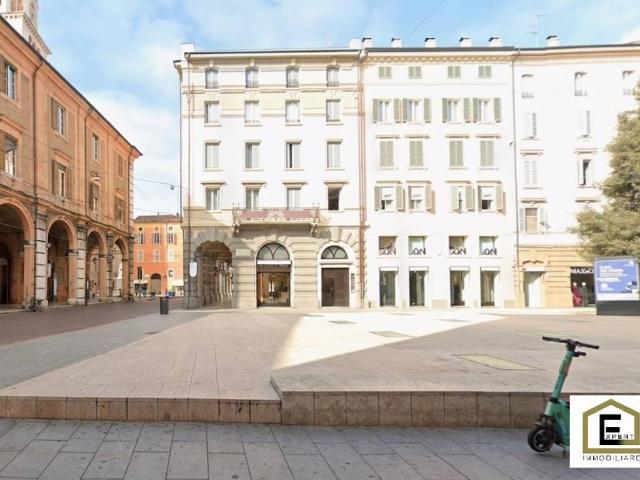 Locale Commerciale in affitto a Centro Storico, Modena