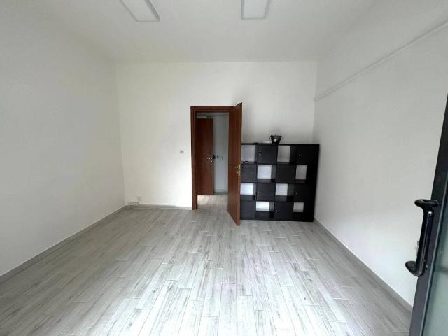 Locale Commerciale in affitto a San Faustino-Madonnina-Quattroville, Modena