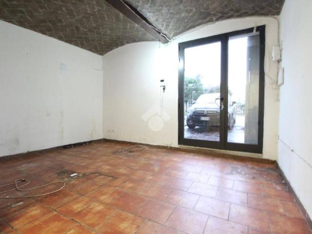 Locale Commerciale in affitto a Centro Storico, Modena