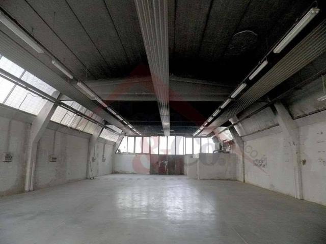 Locale Commerciale in affitto a Crocetta-San Lazzaro-Modena Est, Modena