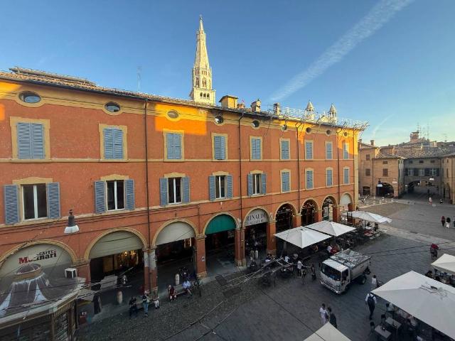 Locale Commerciale in affitto a Centro Storico, Modena