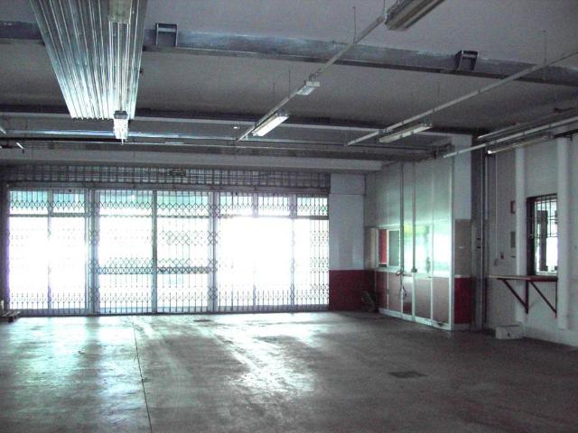 Locale Commerciale in affitto a Crocetta-San Lazzaro-Modena Est, Modena