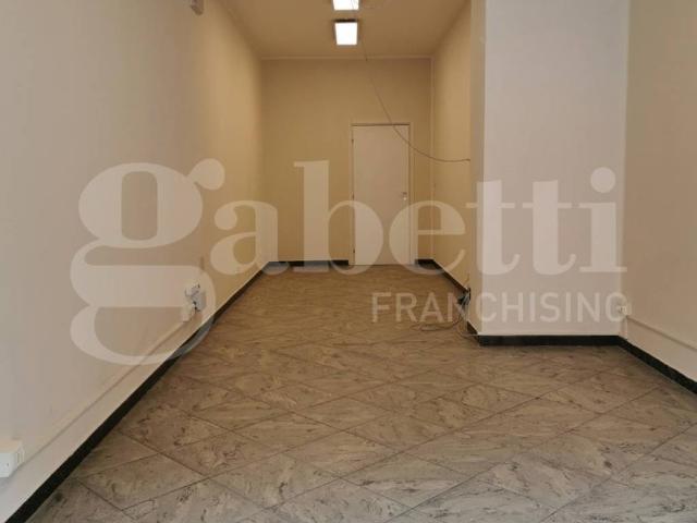 Locale Commerciale in affitto a Modena, Reggio Emilia