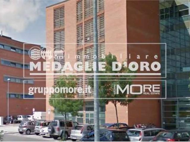 Locale Commerciale in affitto a Scaglia, Modena