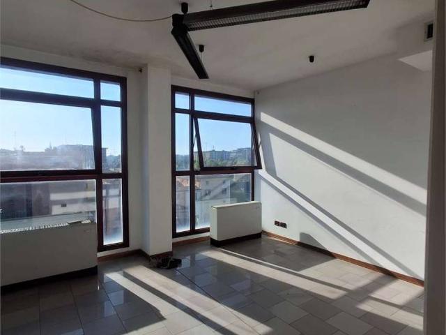 Locale Commerciale in affitto a Centro Storico, Modena