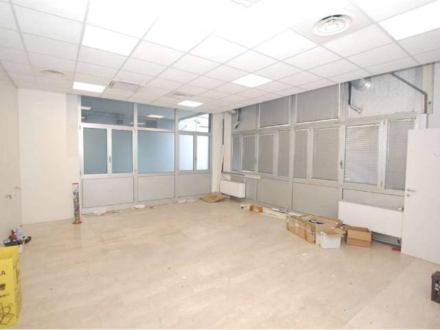 Locale Commerciale in affitto a Buon Pastore-Sant'Agnese-San Damaso, Modena