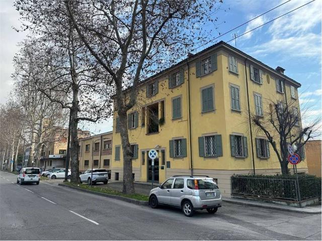 Locale Commerciale in affitto a San Faustino-Madonnina-Quattroville, Modena