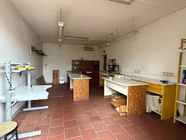 Locale Commerciale in affitto a Crocetta-San Lazzaro-Modena Est, Modena