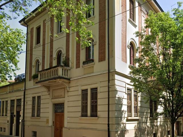 Locale Commerciale in affitto a Modena, Reggio Emilia