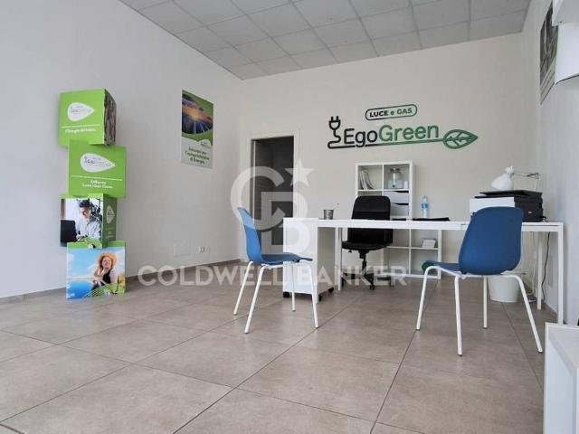 Locale Commerciale in affitto a Modica, Caitina